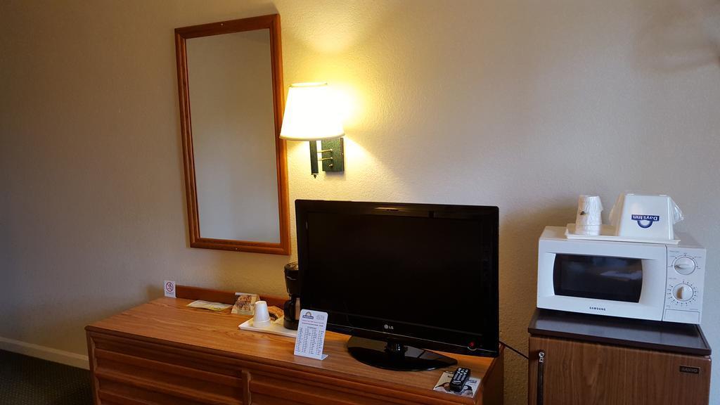 Econo Lodge Cherry Point Havelock Extérieur photo