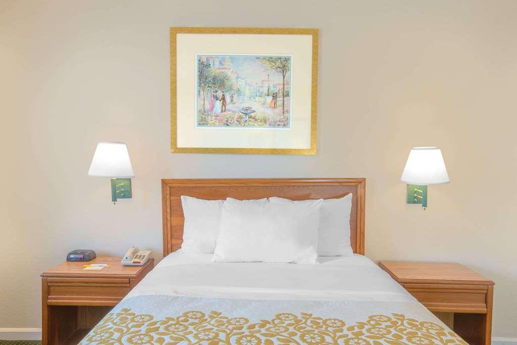 Econo Lodge Cherry Point Havelock Extérieur photo