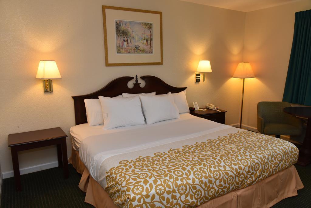 Econo Lodge Cherry Point Havelock Extérieur photo