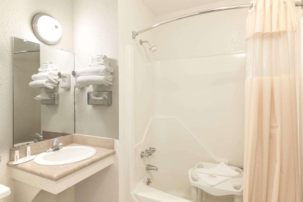 Econo Lodge Cherry Point Havelock Extérieur photo