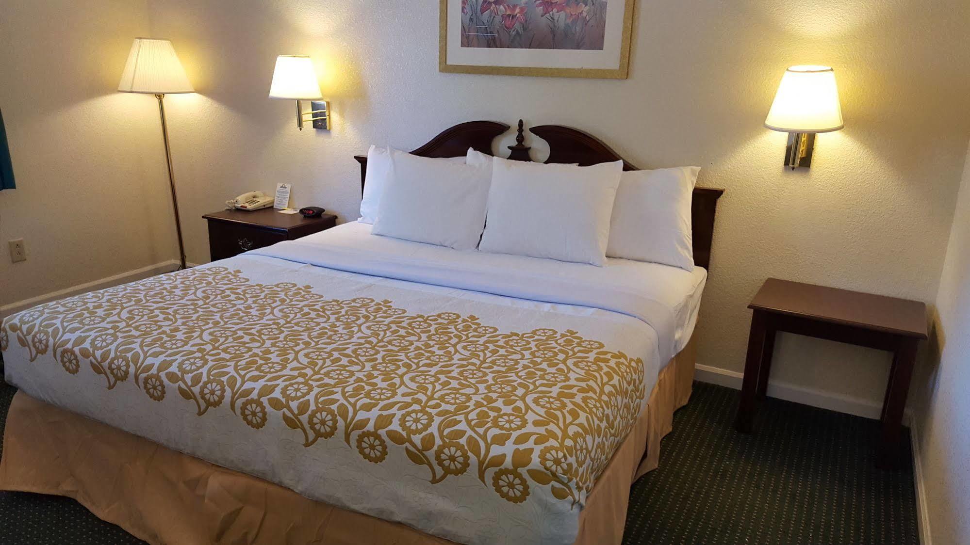 Econo Lodge Cherry Point Havelock Extérieur photo