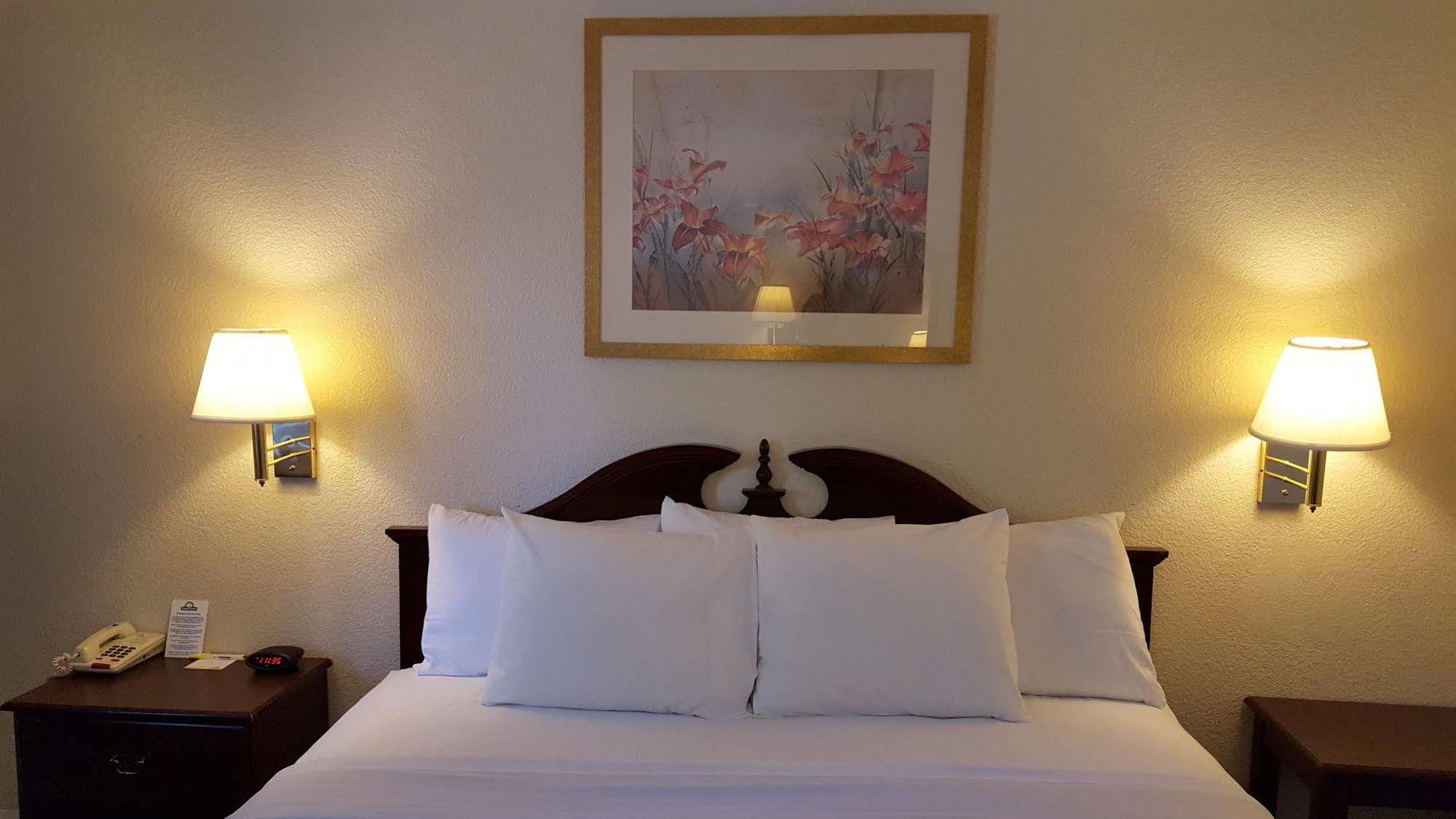 Econo Lodge Cherry Point Havelock Extérieur photo